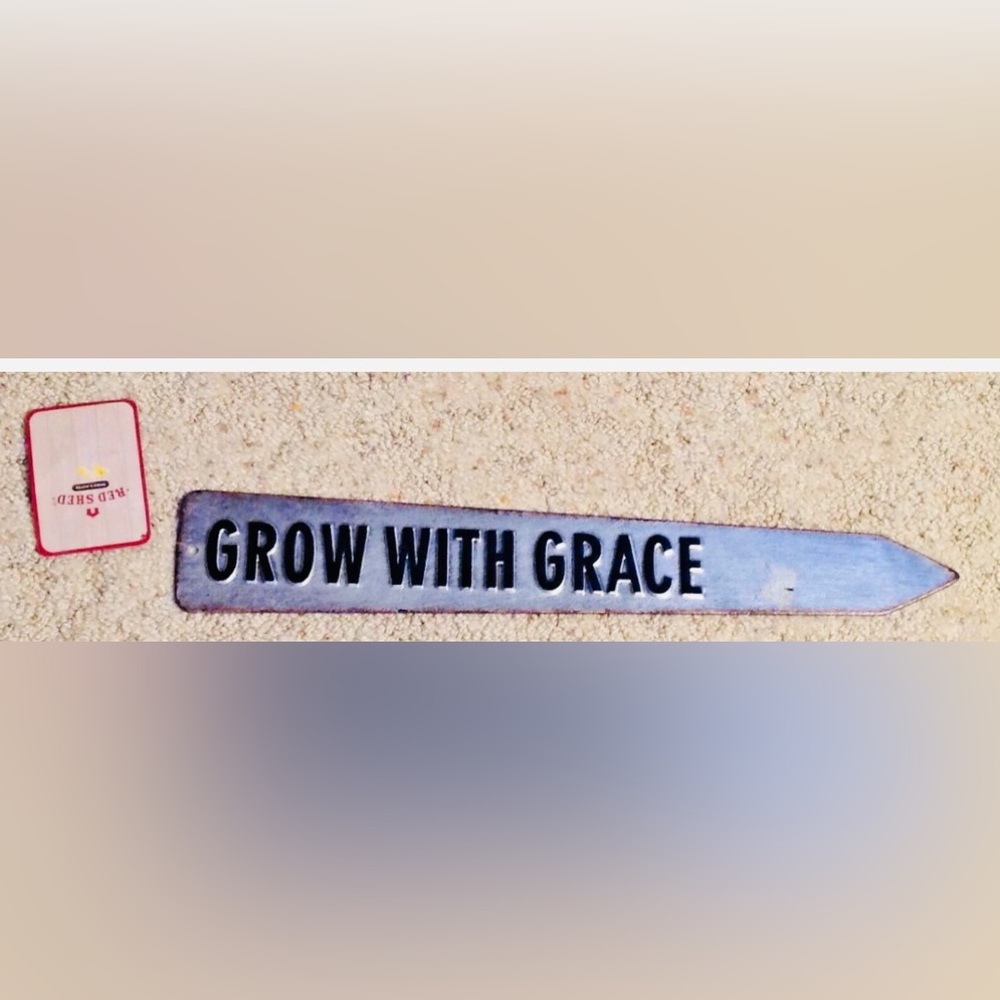 Red Shed Grow With Grace Metal Wall Sign Plaque New Pointing Arrow Shape